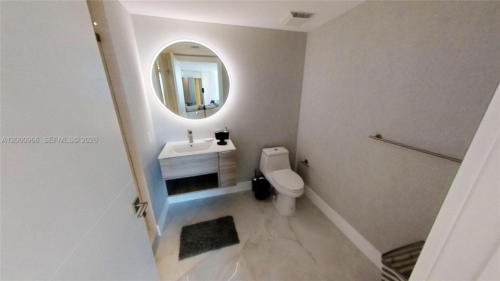 350 S Miami Ave # 3902, Miami FL 33130 photo 2