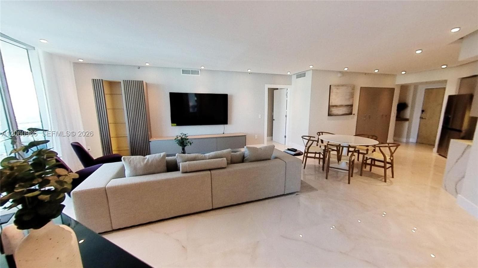 350 S Miami Ave # 3902, Miami FL 33130 photo 4