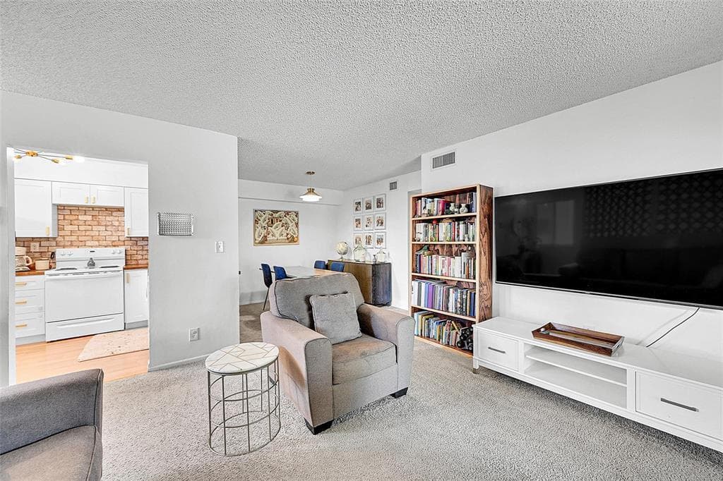 117 GARDENS Drive # 204, Pompano Beach FL 33069 photo 3