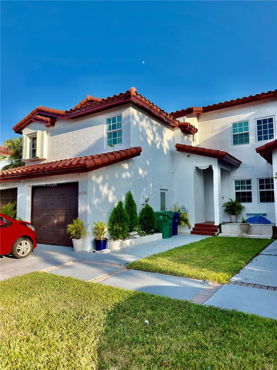 8408 SW 208th Ter, Cutler Bay FL 33189 photo 3