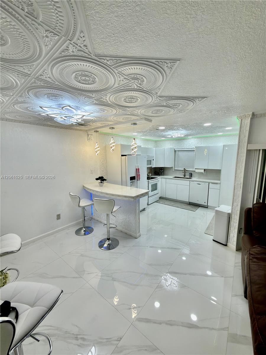 8408 SW 208th Ter, Cutler Bay FL 33189 photo 5