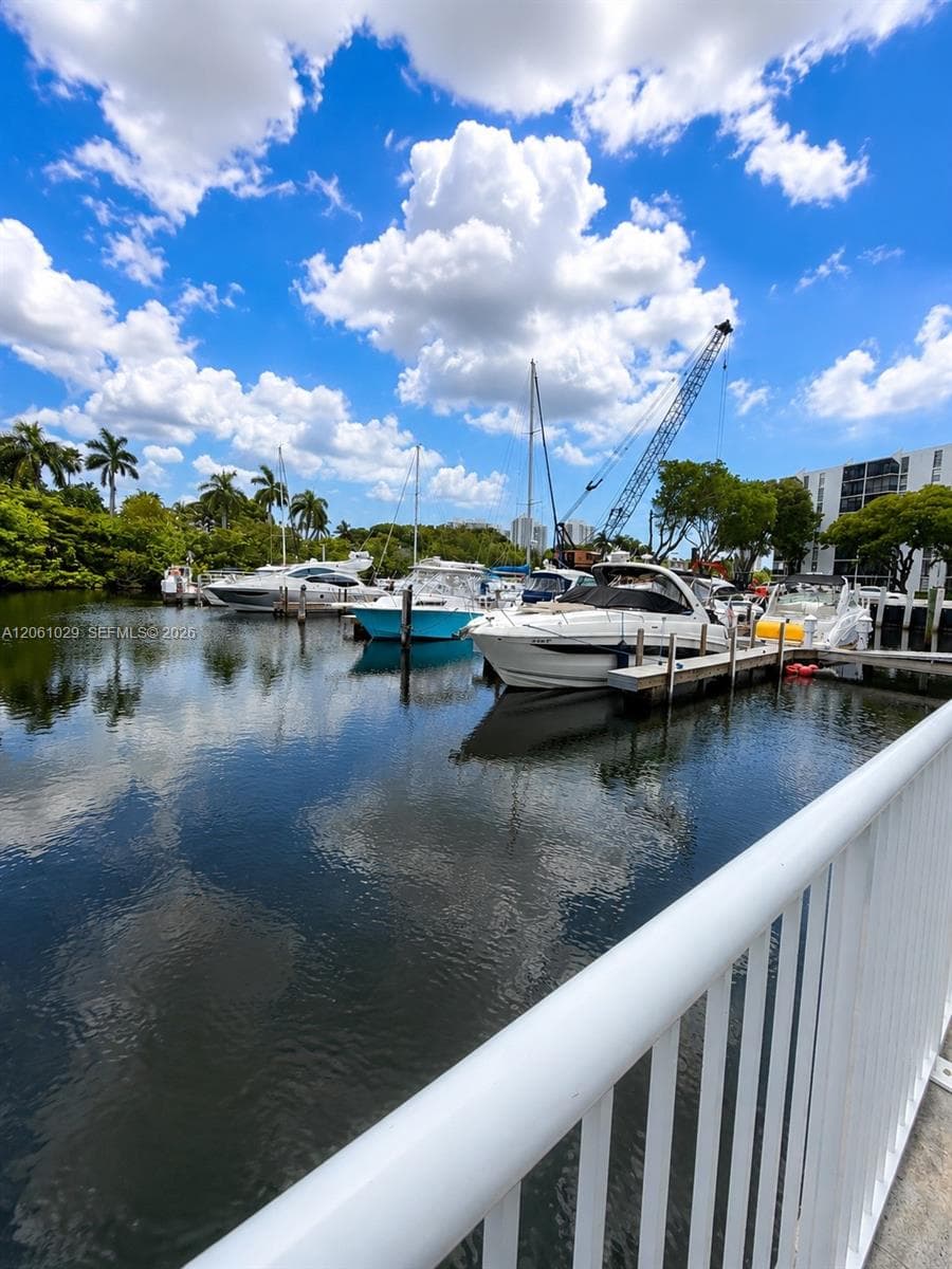 3375 N Country Club Dr, Aventura FL 33180 photo 2