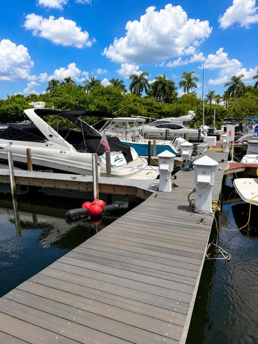 3375 N Country Club Dr, Aventura FL 33180