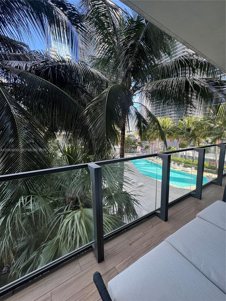88 SW 7th St # 805, Miami FL 33130