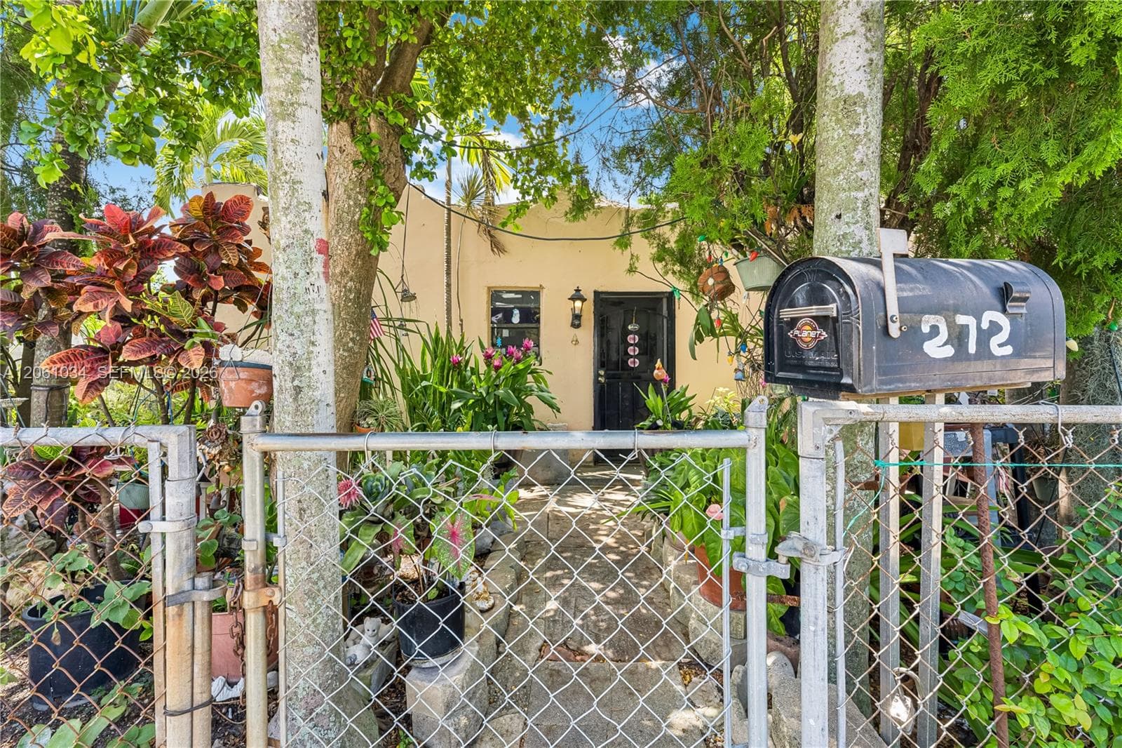 272 NW 37th St, Miami FL 33127