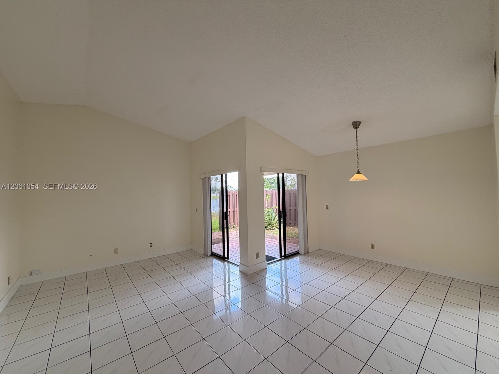 6431 NW 171st St, Hialeah FL 33015 photo 2