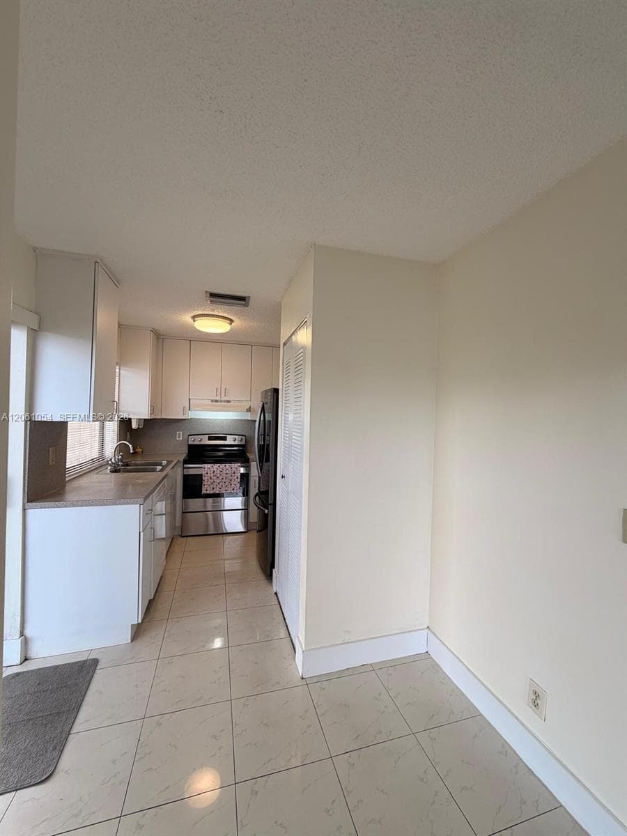 6431 NW 171st St, Hialeah FL 33015 photo 5