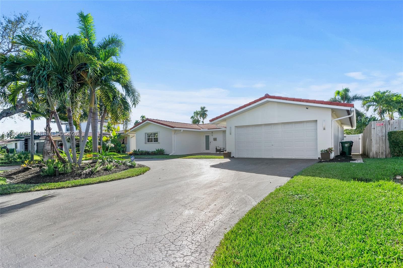 2207 NE 16th Ave, Wilton Manors FL 33305 photo 2
