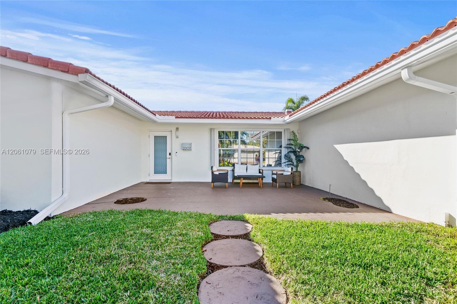 2207 NE 16th Ave, Wilton Manors FL 33305 photo 3