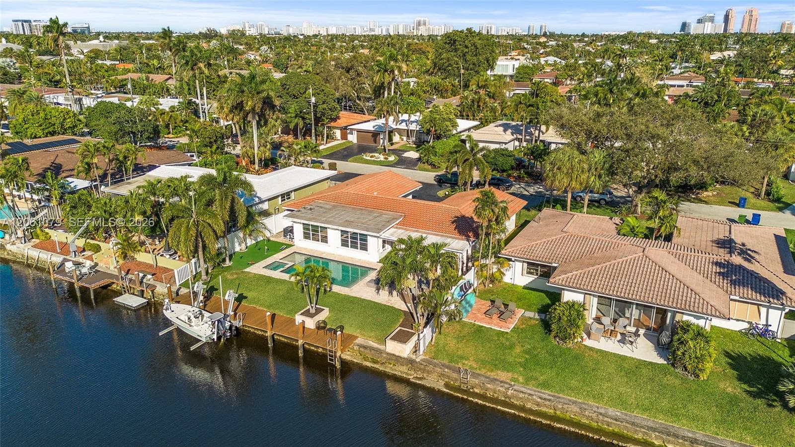 2207 NE 16th Ave, Wilton Manors FL 33305 photo 5