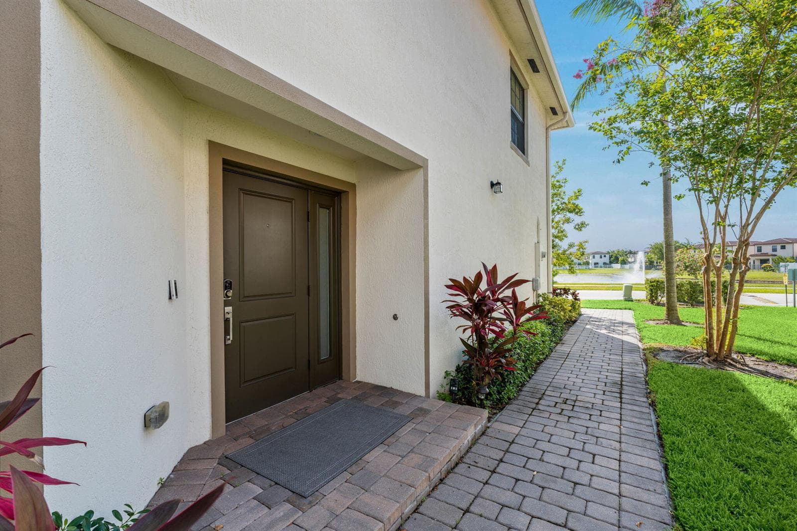 6001 Woods Edge Circle, Riviera Beach FL 33410 photo 3
