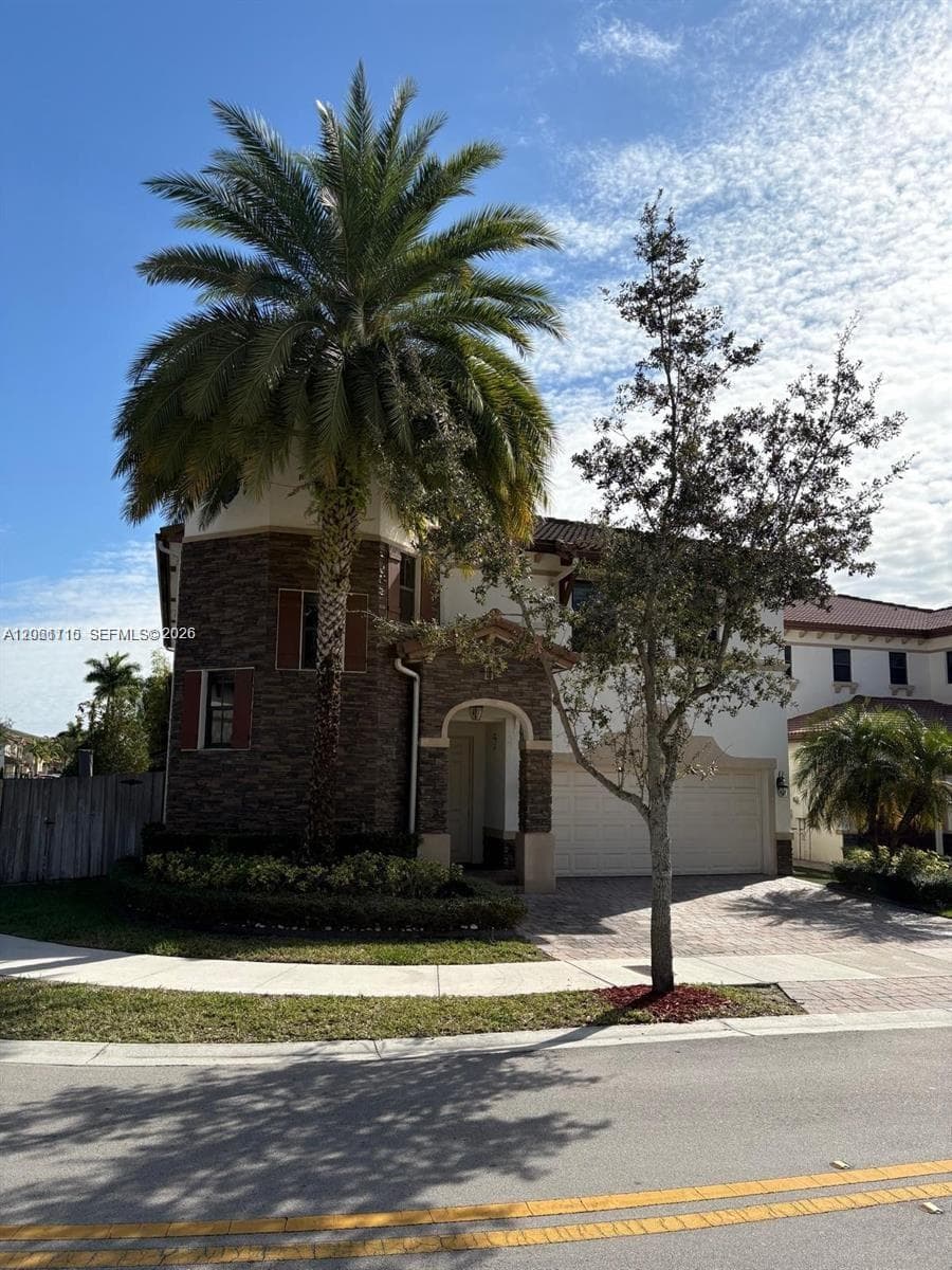 8925 NW 99th Ct, Doral FL 33178 photo 3