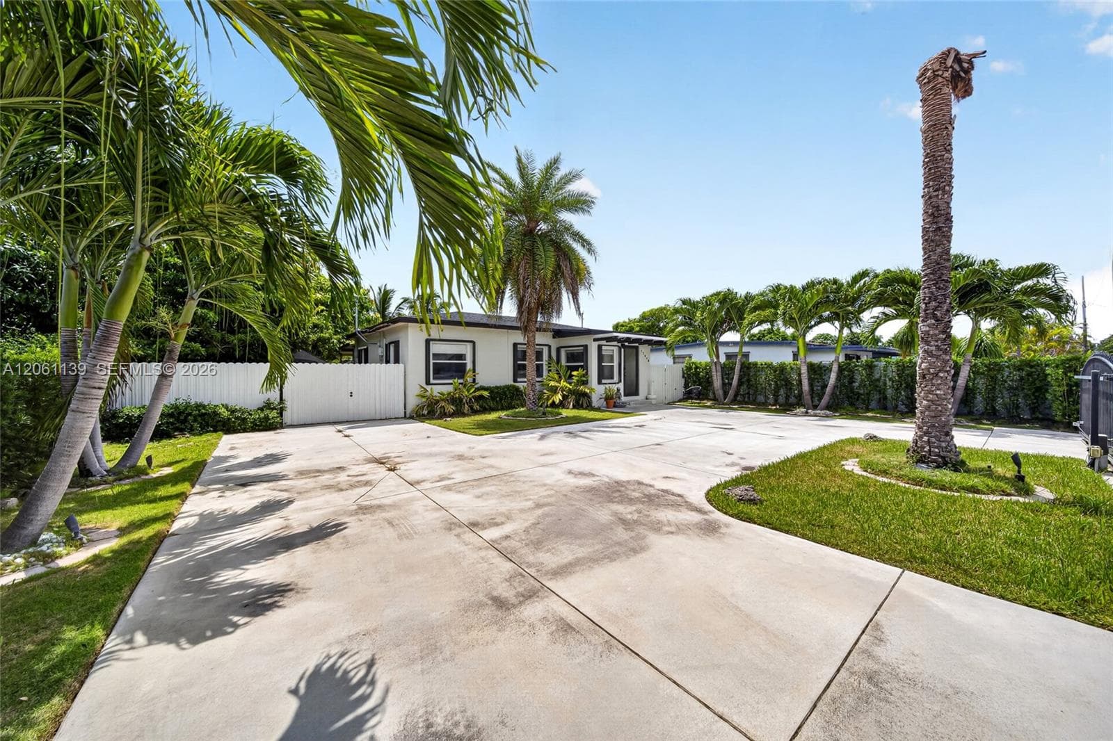 17019 SW 100th Ave, Miami FL 33157 photo 3