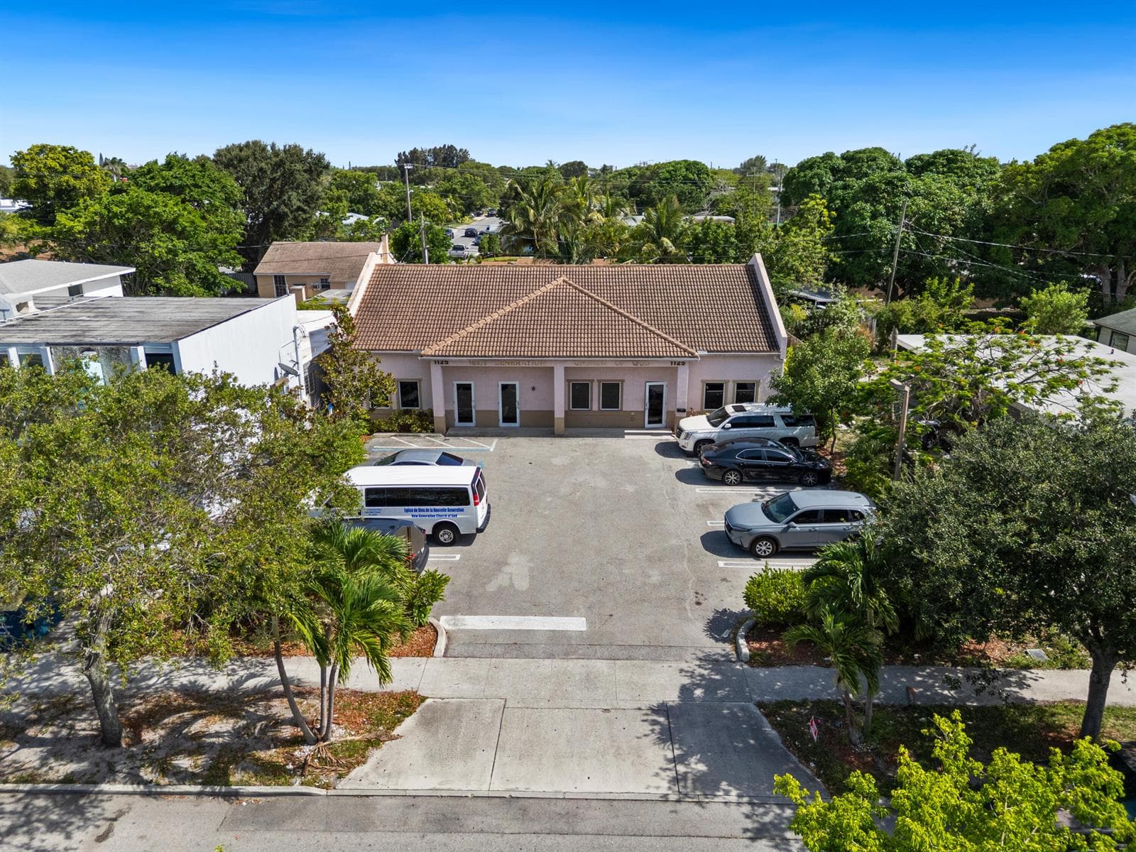 1125 Crestwood Boulevard, FL 33460 photo 4