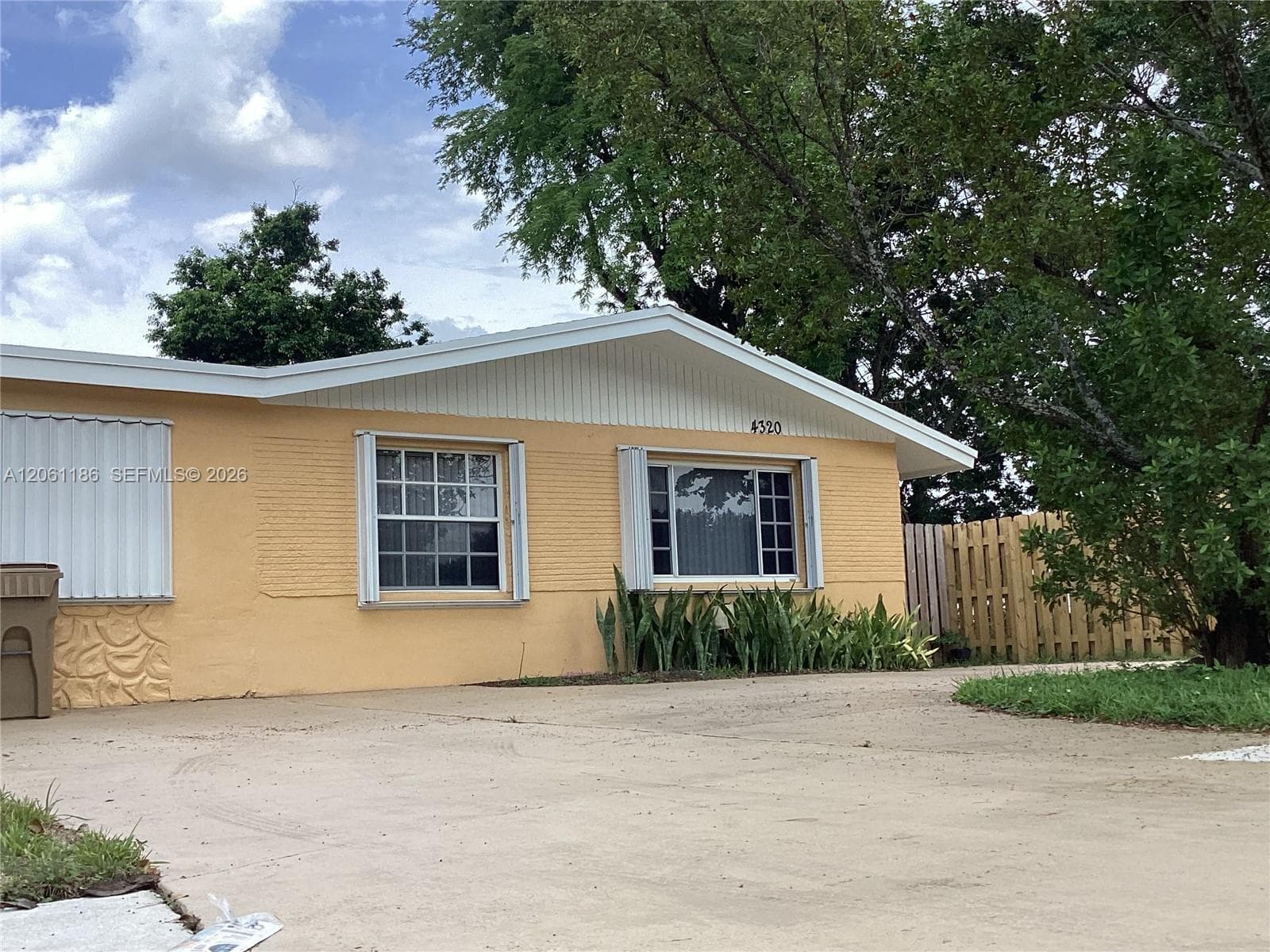4320 SW 56th Ave, Davie FL 33314 photo 3