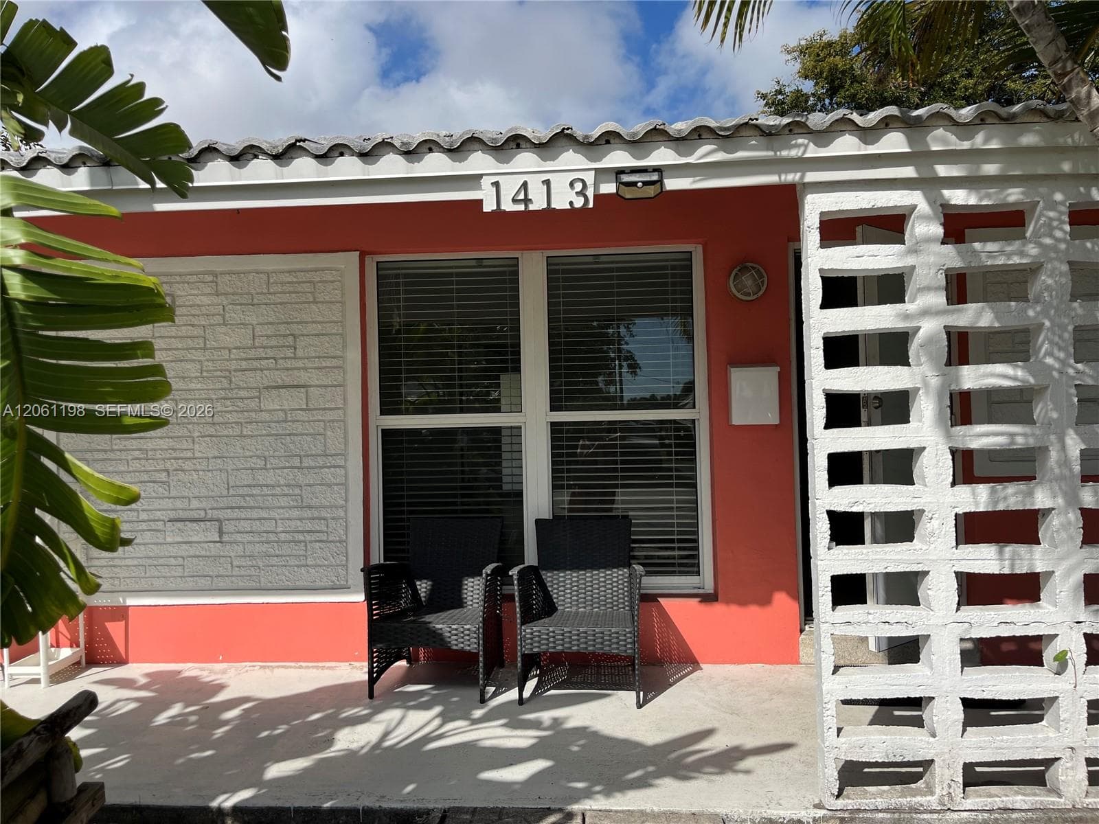 1409 NE 21st St, Wilton Manors FL 33305 photo 2