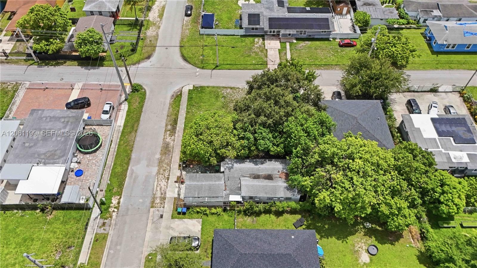 2106 NW 70th St, Miami FL 33147