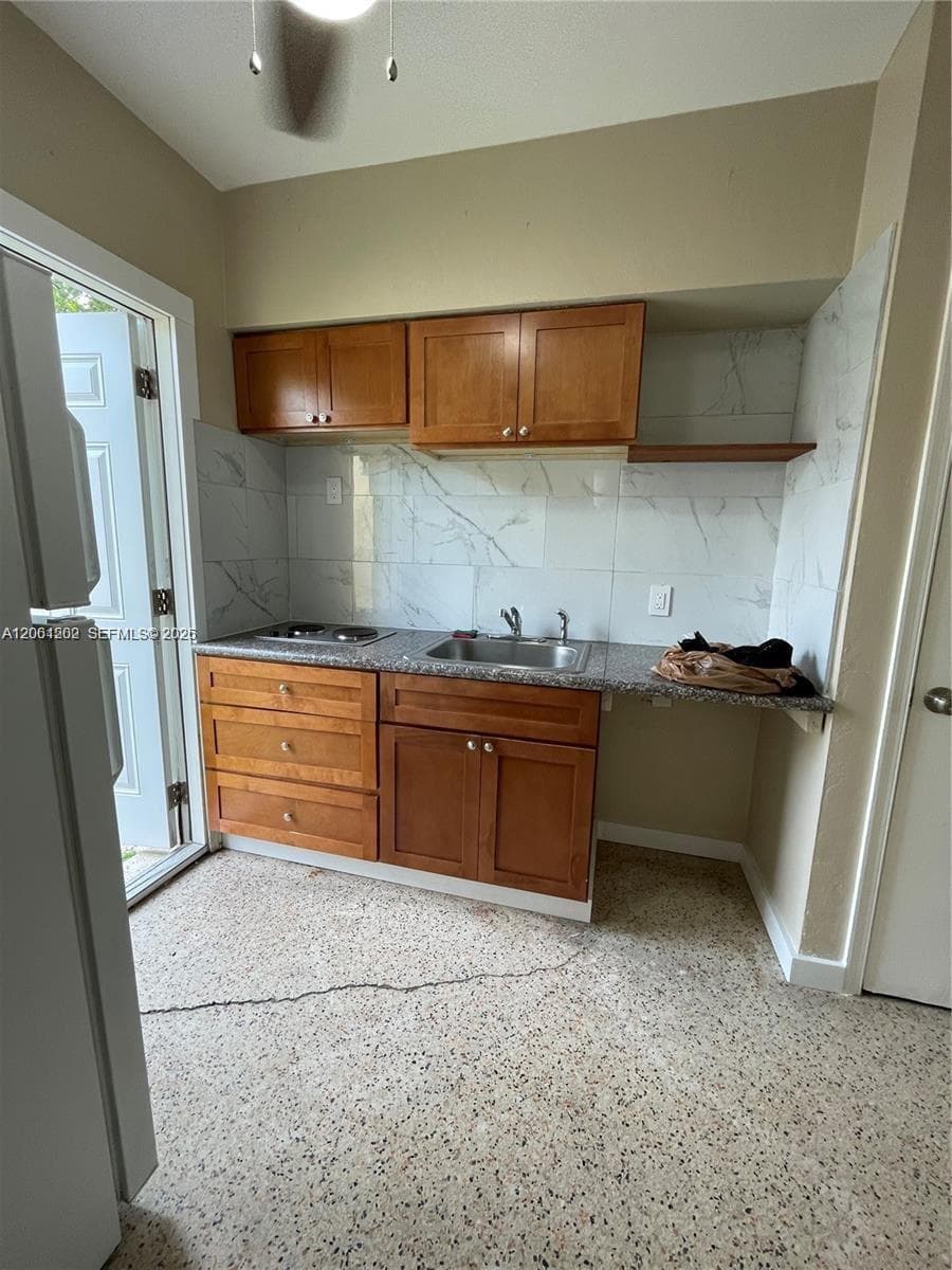 940 SW 4ST # 4, Miami FL 33130 photo 4