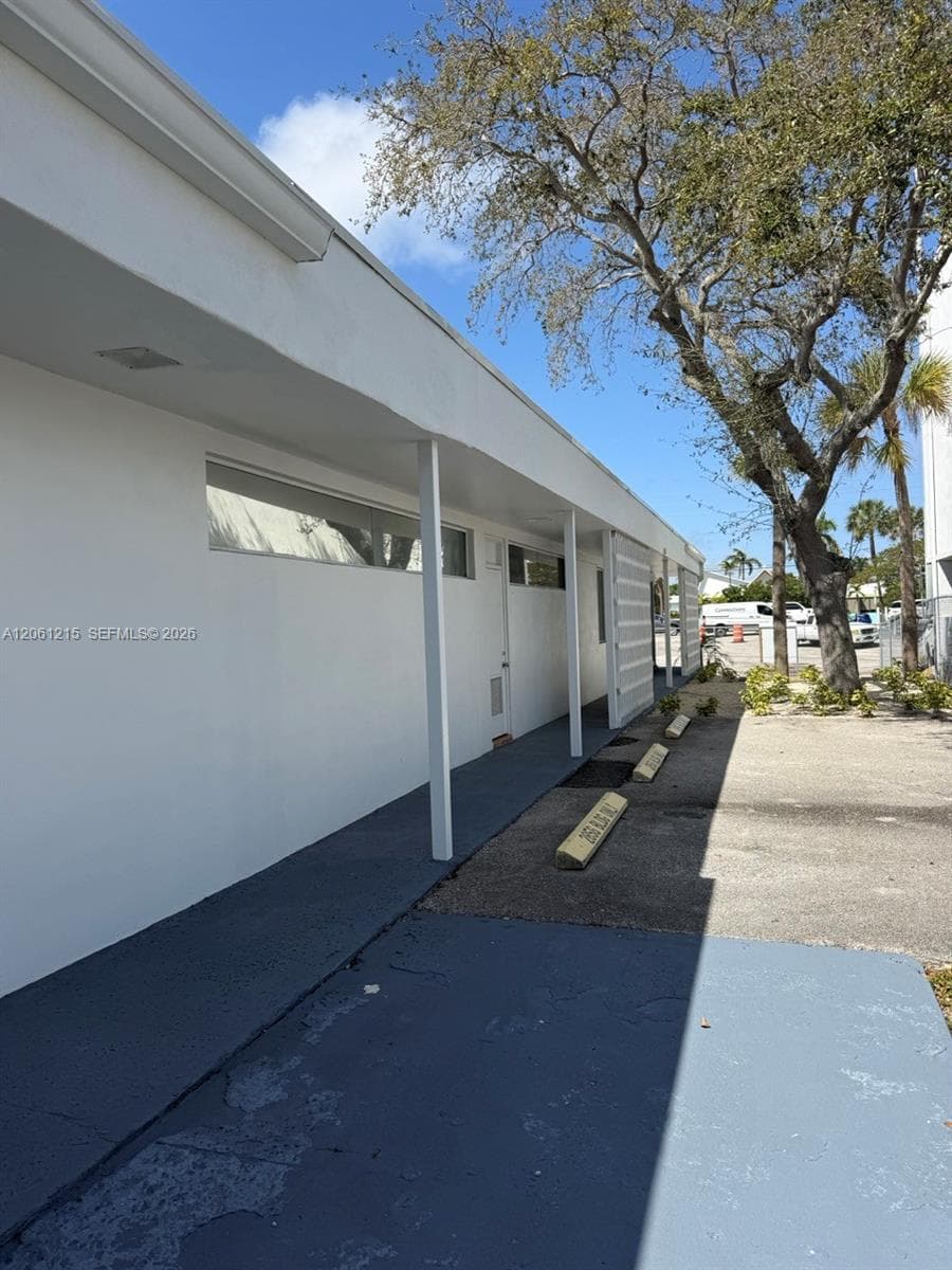 2856 E Oakland Park Blvd, Fort Lauderdale FL 33306 photo 3