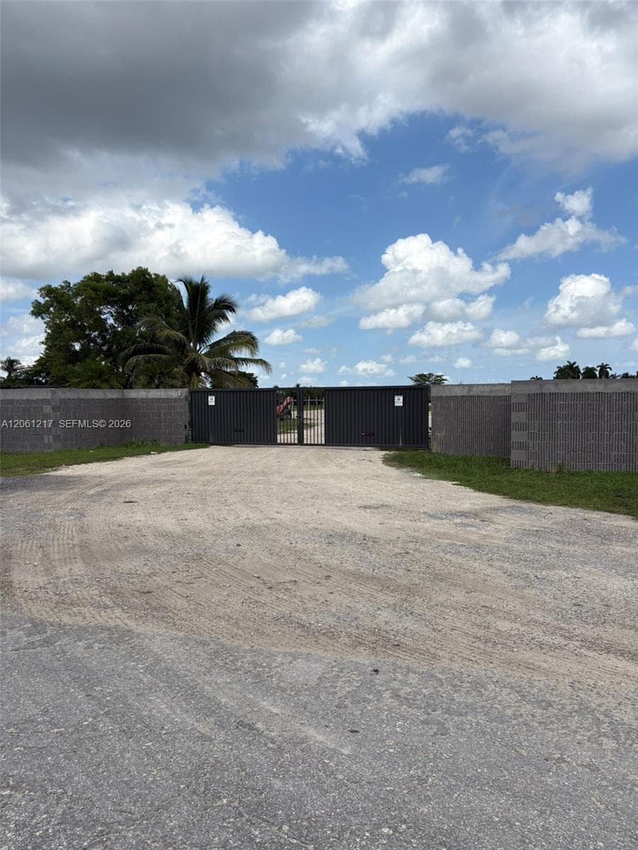 12495 SW 199 AVE, Miami FL 33196 photo 2