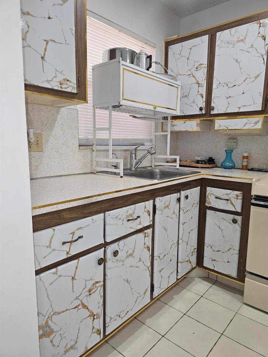 2800 W Sunrise Lakes Drive W # 312, Sunrise FL 33322 photo 4