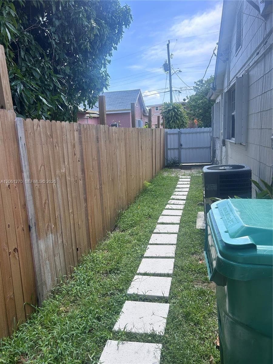 11108 Peachtree Dr # 0, Miami FL 33161 photo 2