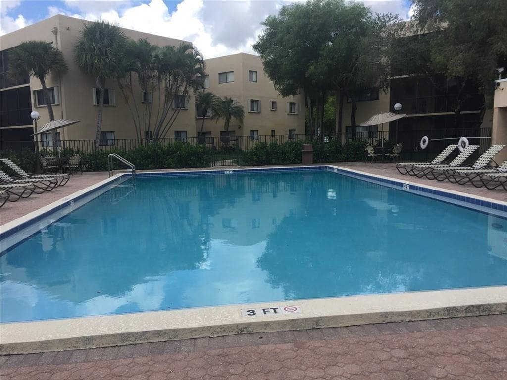 8065 SW 107TH Avenue # 108, Miami, FL 33173 photo 2