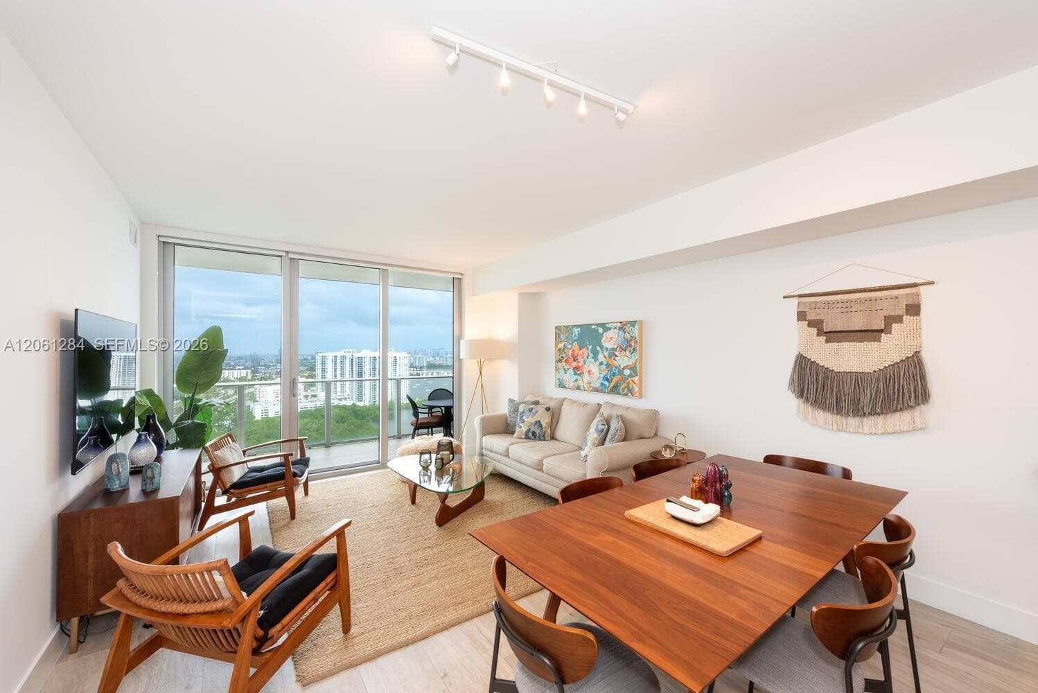 16385 Biscayne Blvd # 2904, North Miami Beach FL 33160 photo 3