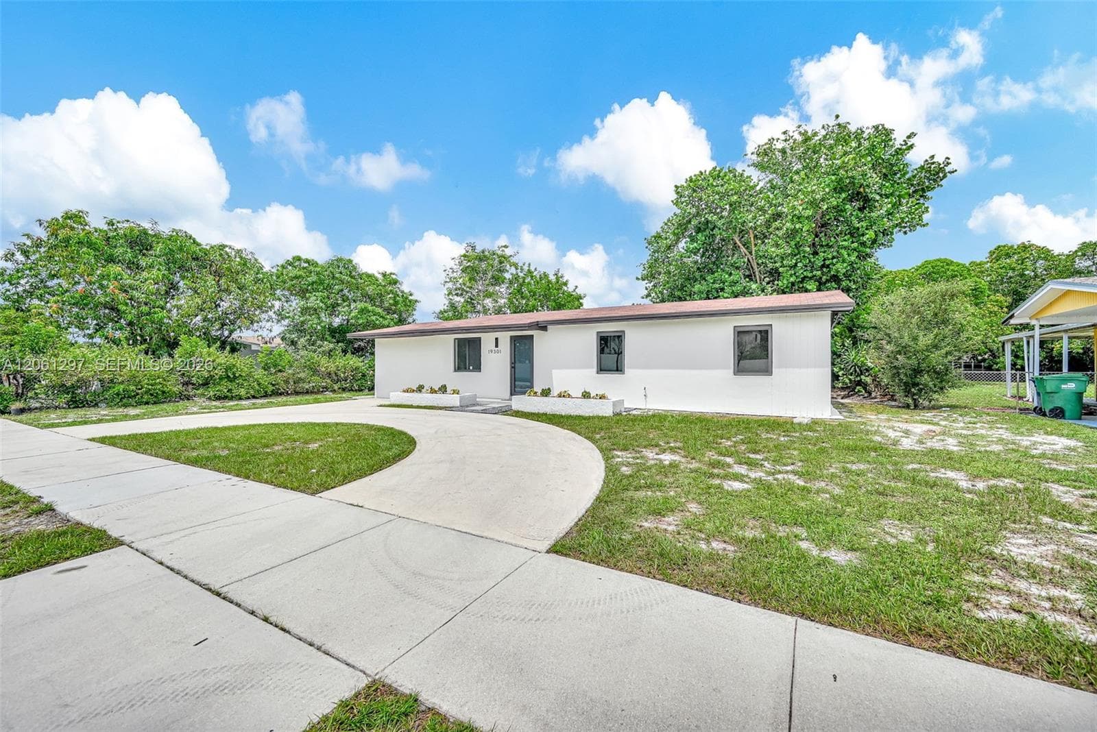 19301 NW 52nd Ave, Miami Gardens FL 33055 photo 2
