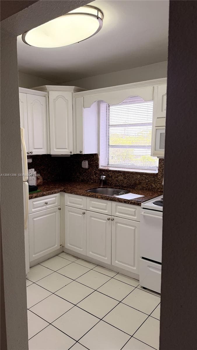 5100 W Flagler St # 204, Miami, FL 33134