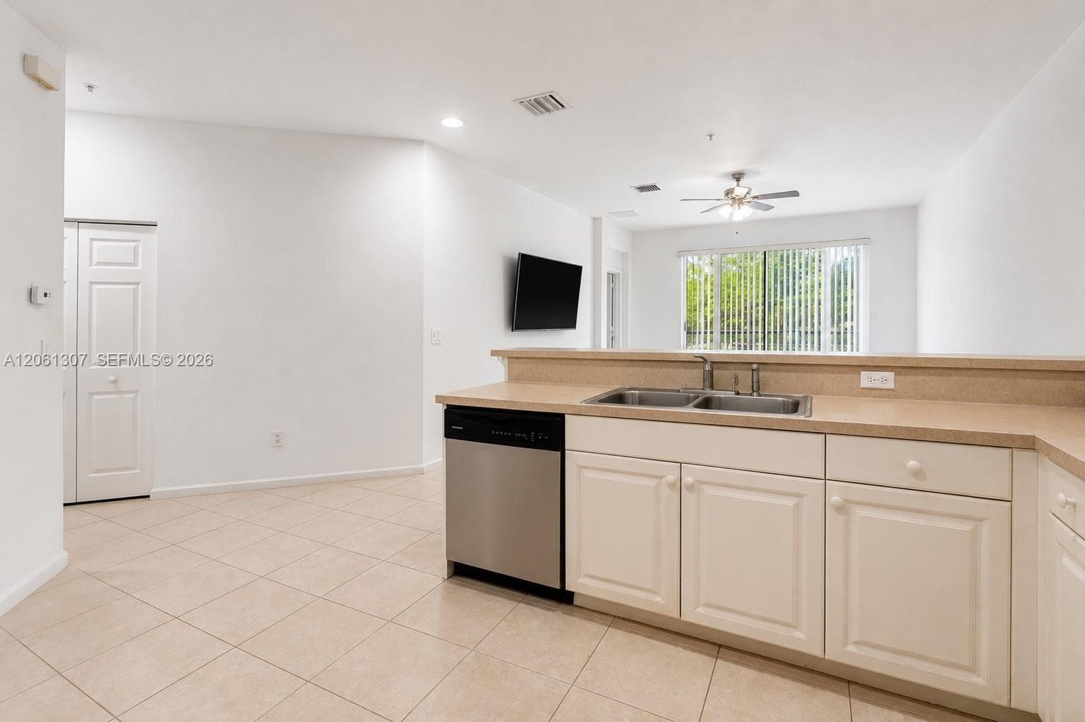 1925 Marsh Harbor Dr # 204, Riviera Beach FL 33404 photo 2