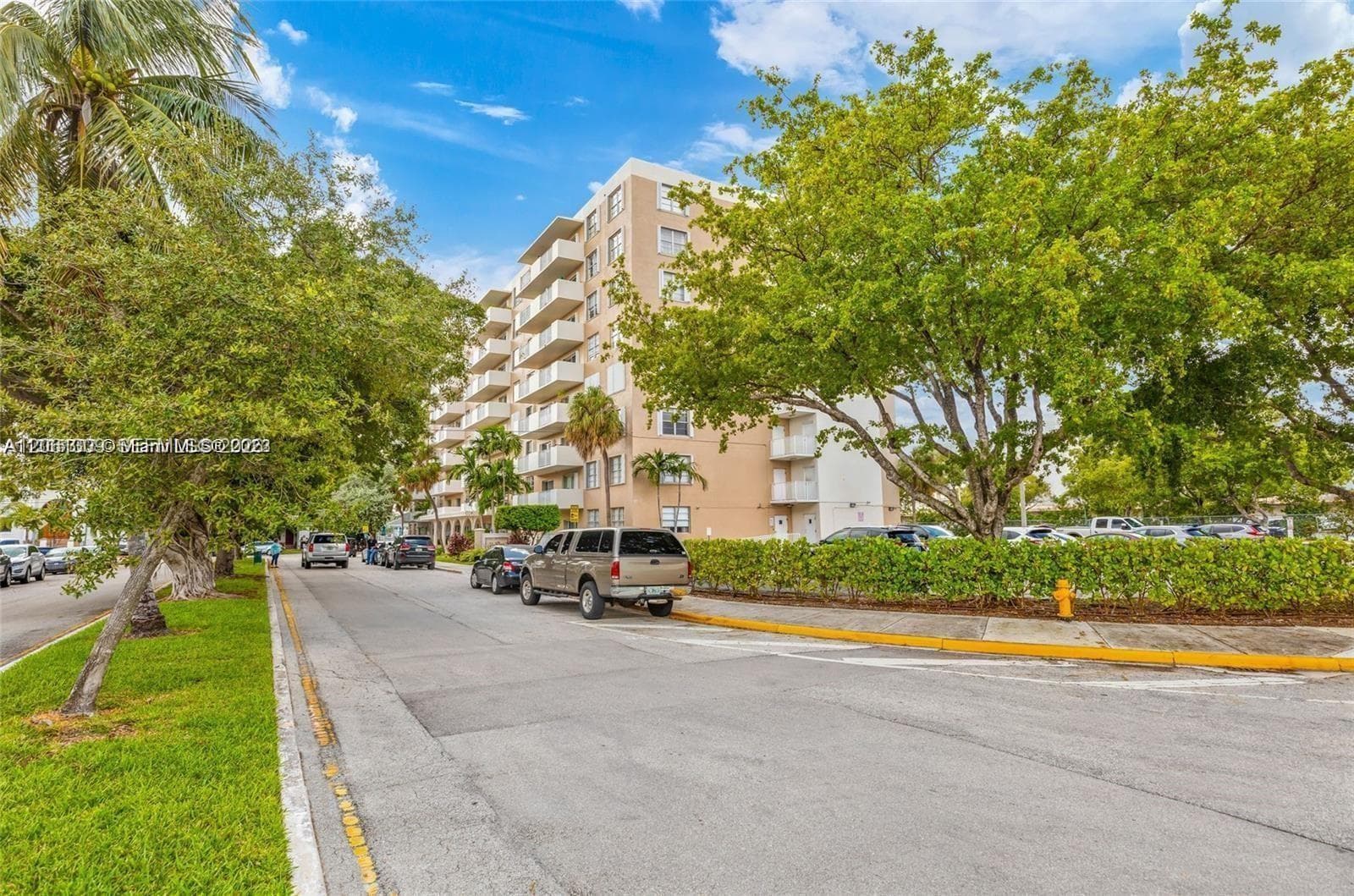 1455 N Treasure Dr # H, North Bay Village FL 33141