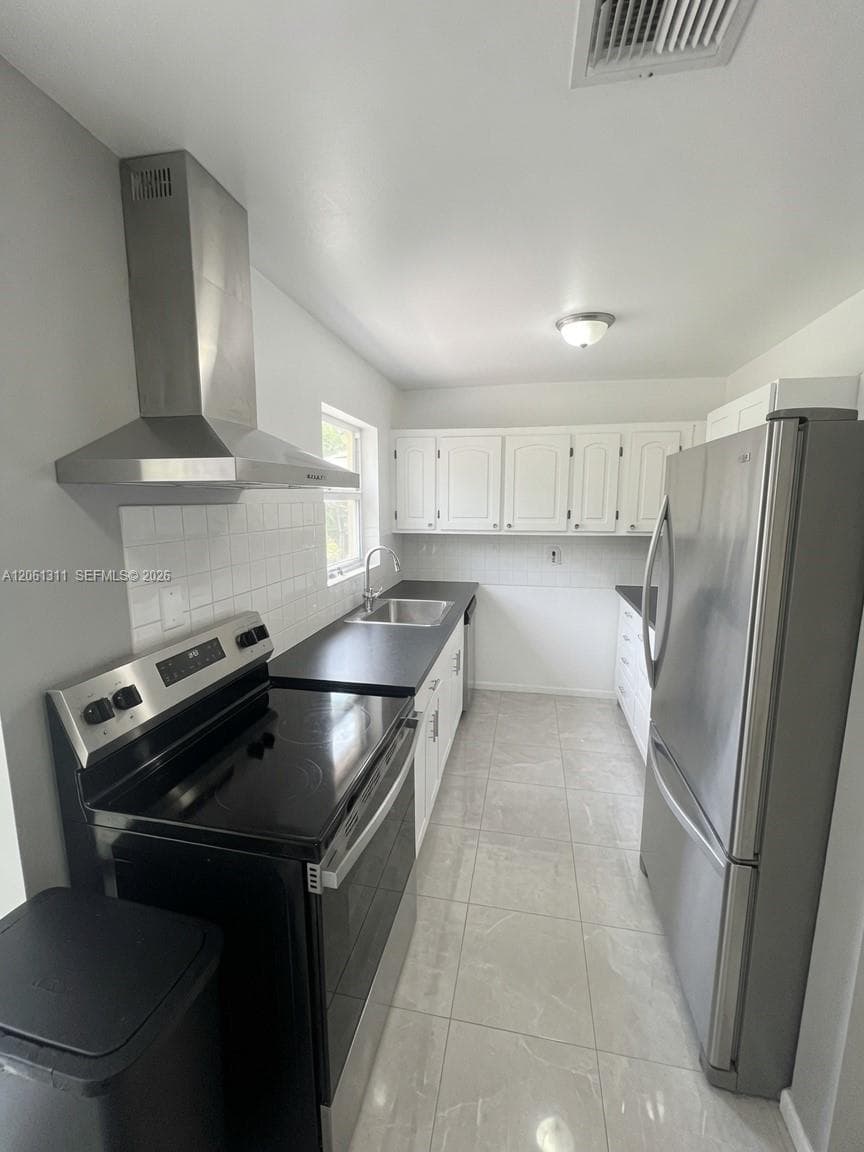 240 NE 23rd Ct, Pompano Beach FL 33060 photo 4