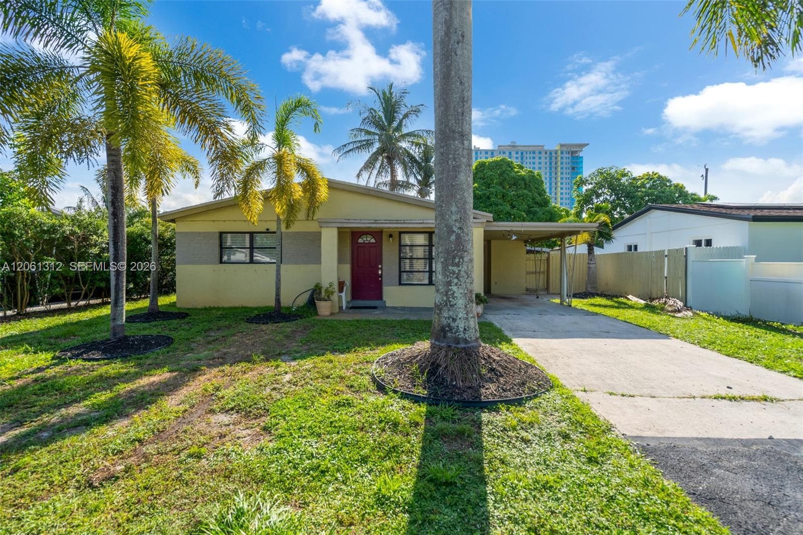 4873 SW 44th Ter, Dania Beach FL 33314 photo 2