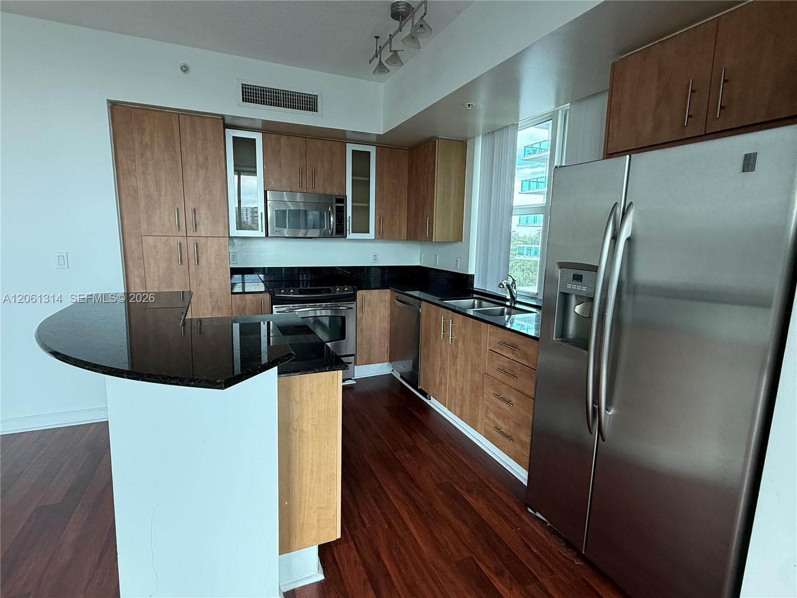 7910 Harbor Island # 510, North Bay Village FL 33141 photo 5