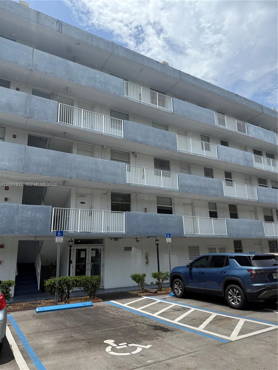 1801 S Treasure Dr # 115, North Bay Village FL 33141 photo 2