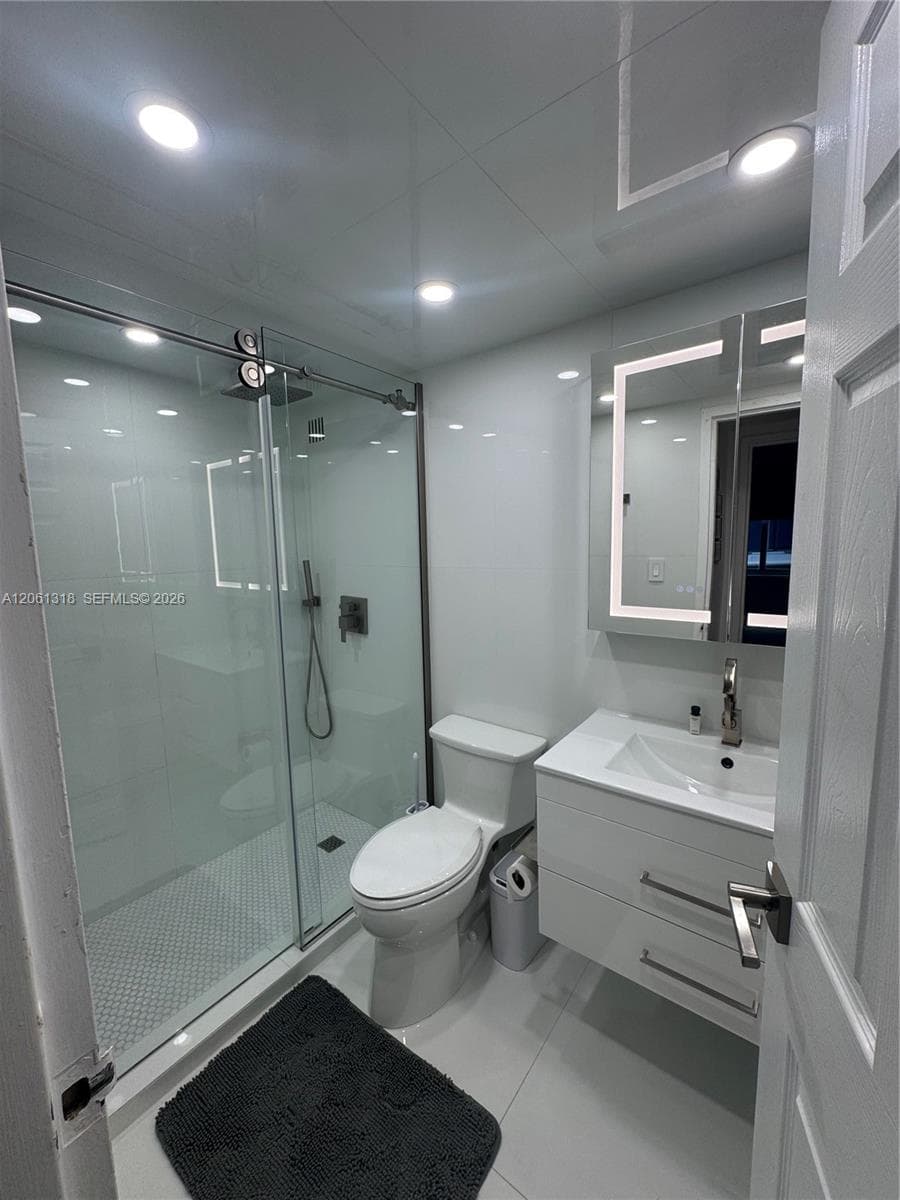 5401 Collins Ave # 334, Miami Beach FL 33140 photo 2