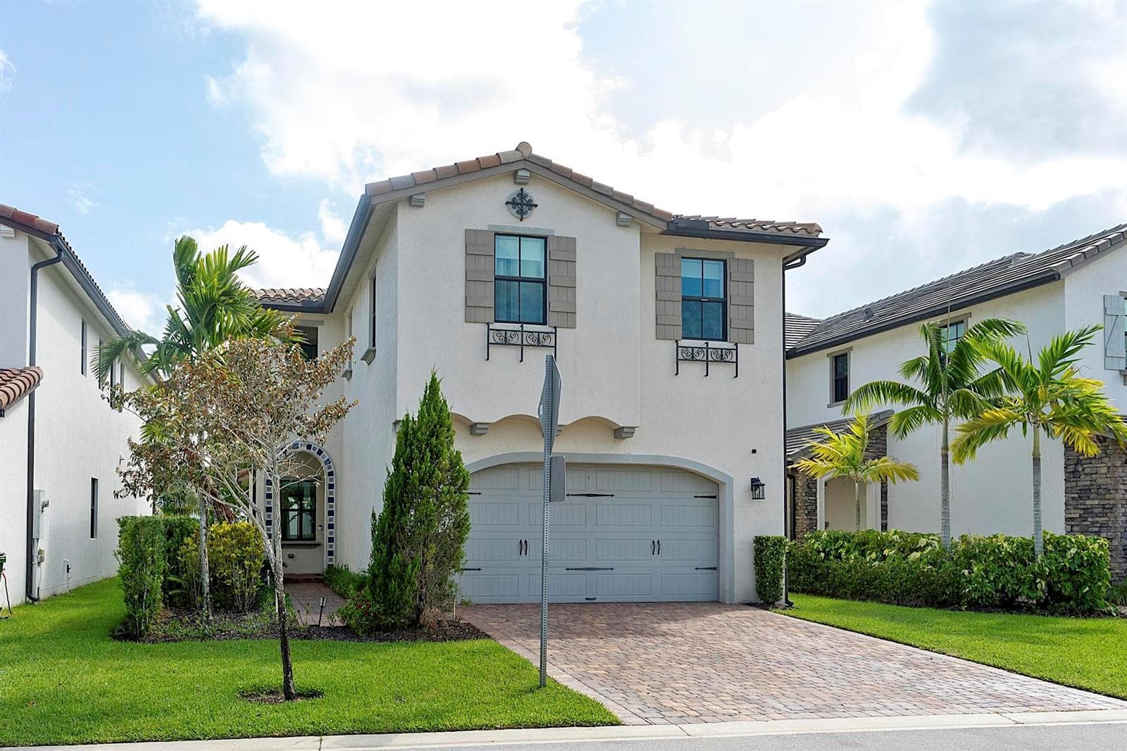 11824 SW 13th Court, Pembroke Pines FL 33025