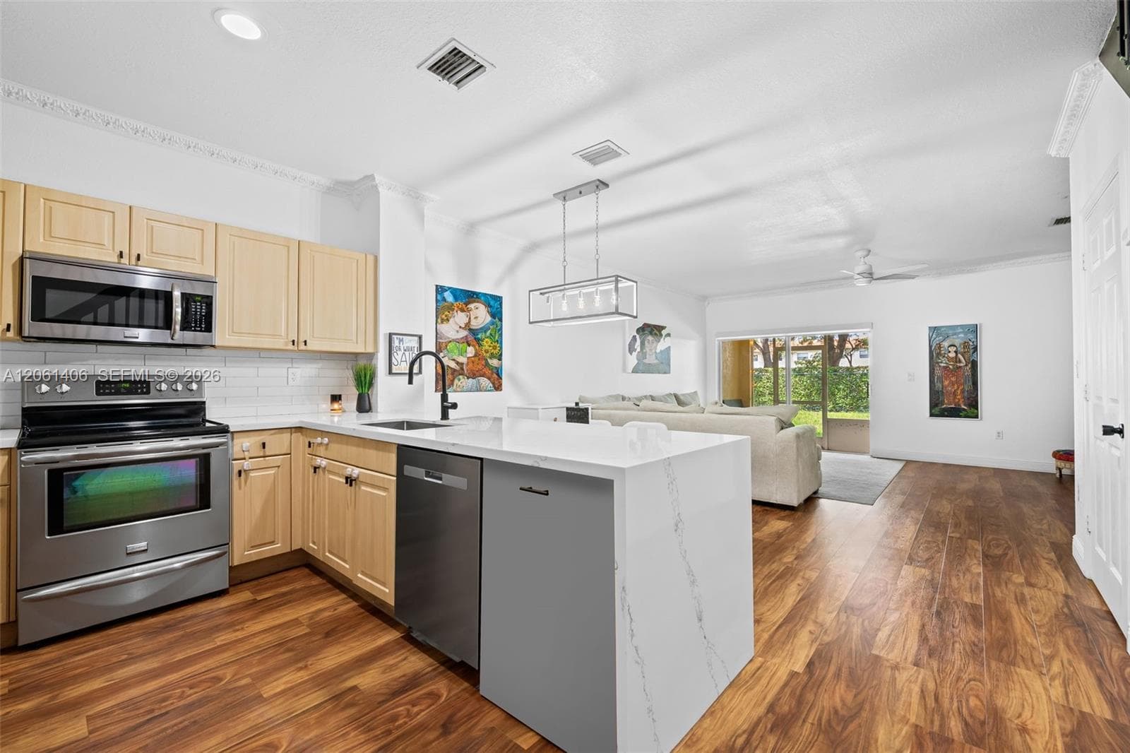 5577 Monte Carlo Pl, Margate FL 33068 photo 2