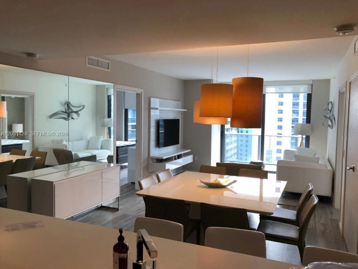 801 S Miami Ave # 1910, Miami FL 33130