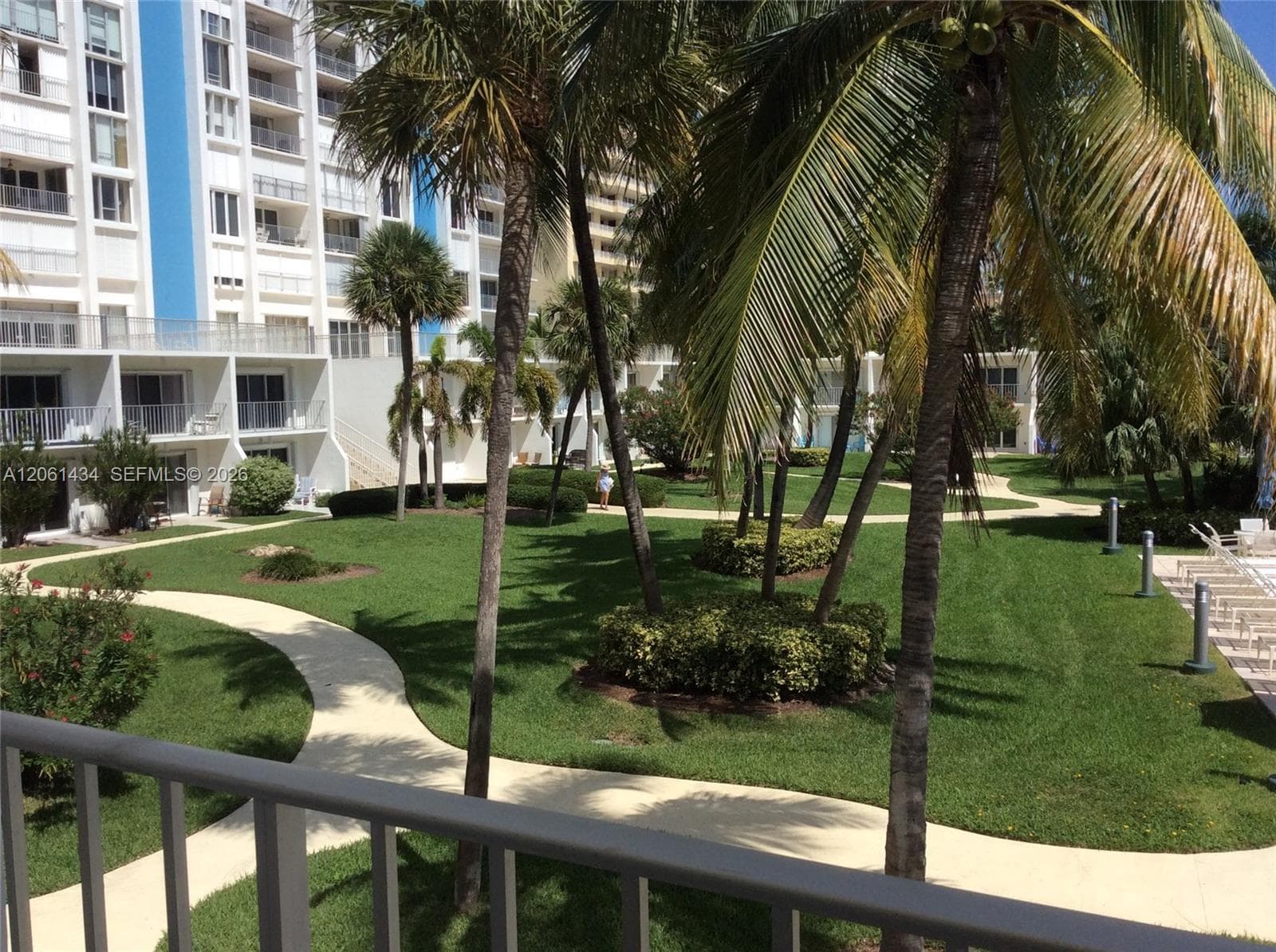 881 Ocean Dr, Key Biscayne FL 33149 photo 3