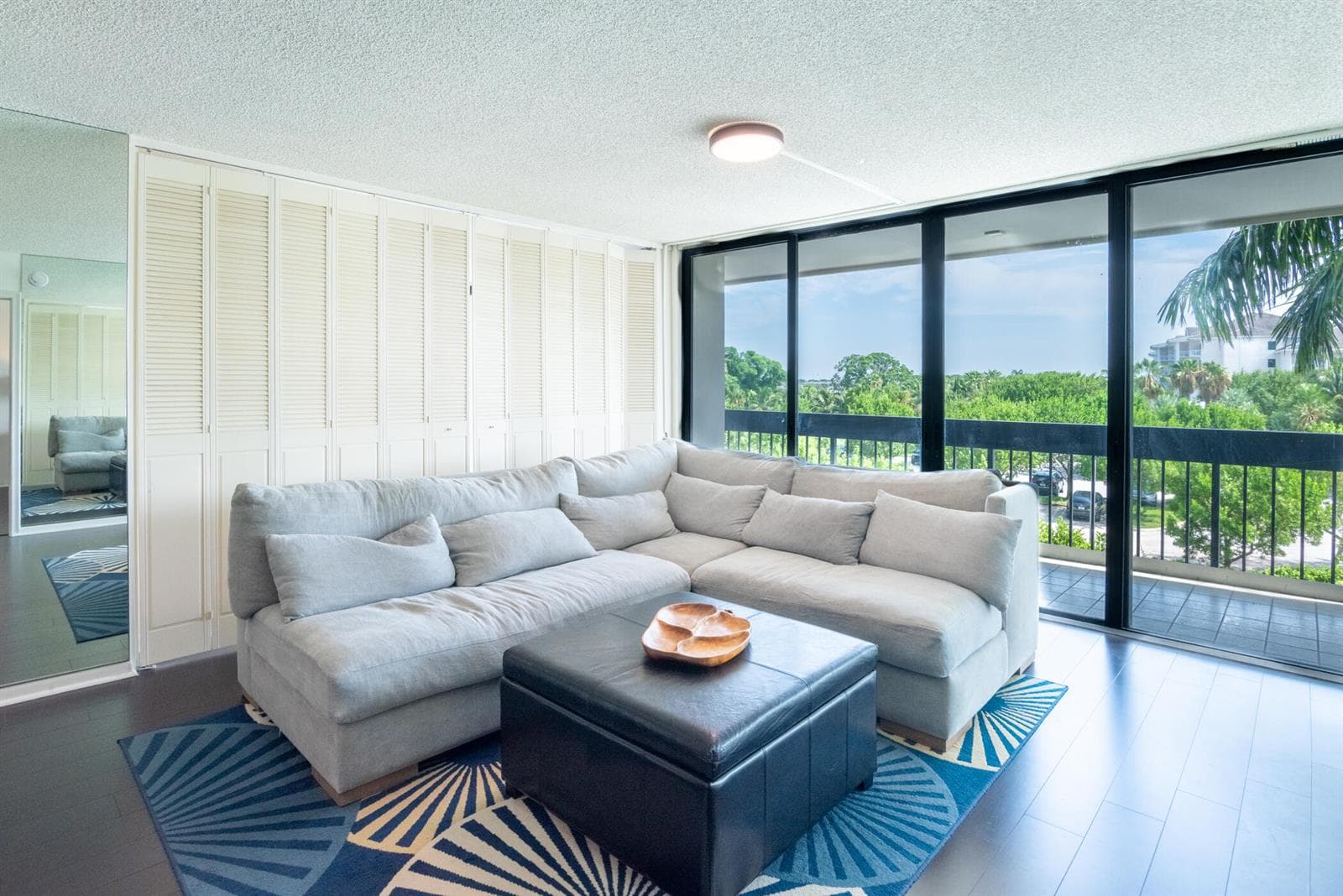 2400 PRESIDENTIAL Way # 302, West Palm Beach FL 33401 photo 2