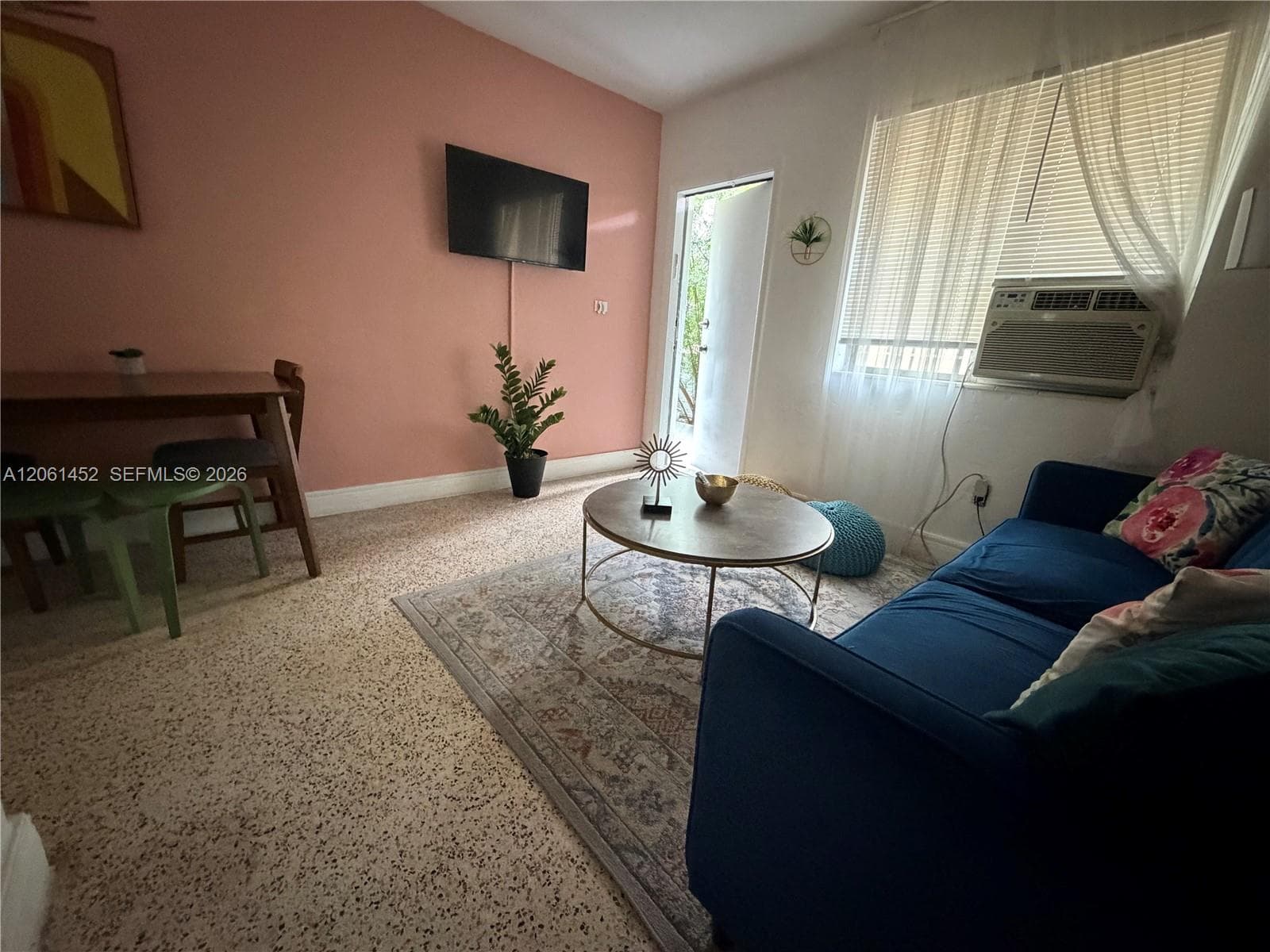 461 SW 6th St # 4, Miami FL 33130