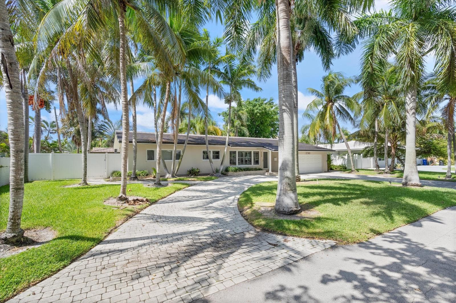 2740 NE 25th Place, Fort Lauderdale FL 33305 photo 2