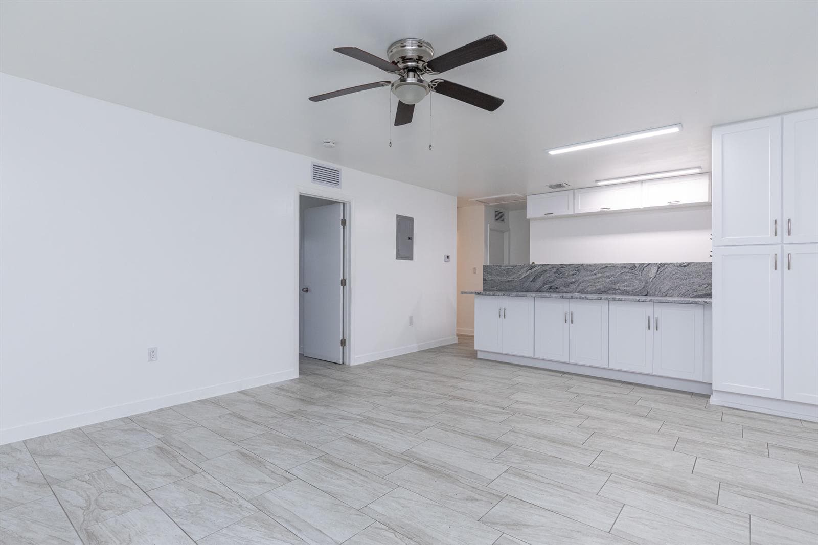 5918 Pierce Street, Hollywood FL 33021 photo 2