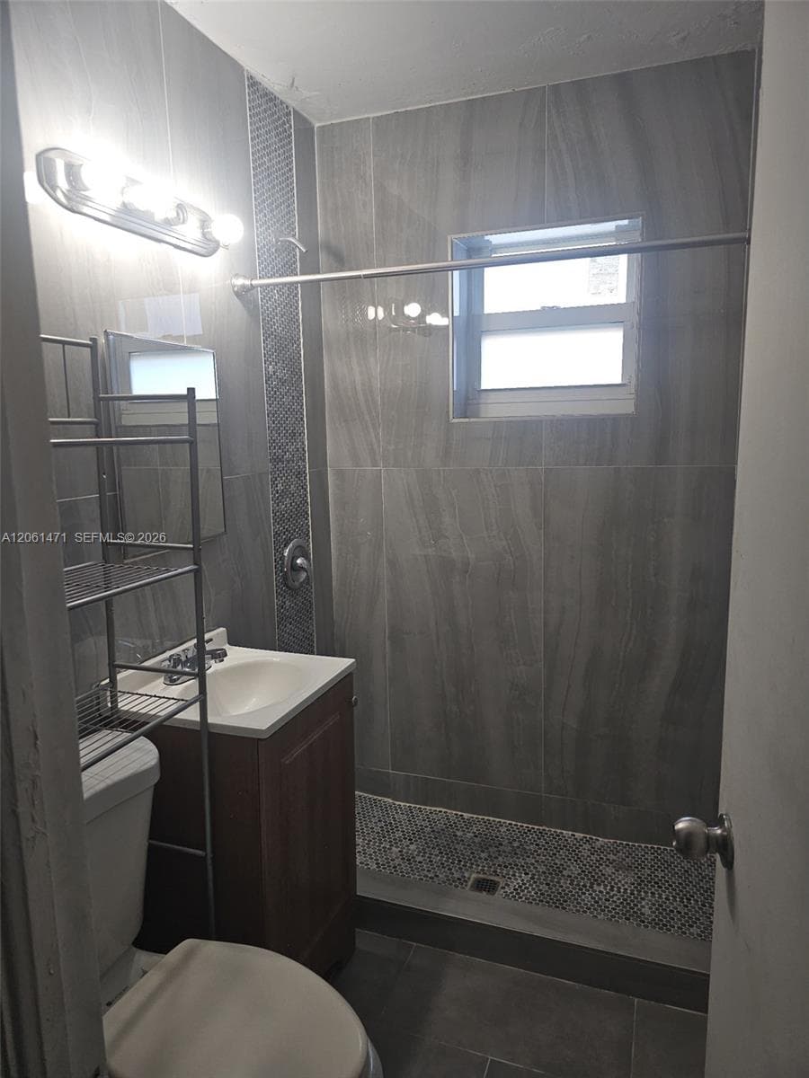 615 NE 4th St # 1, Hallandale Beach, FL 33009 photo 2