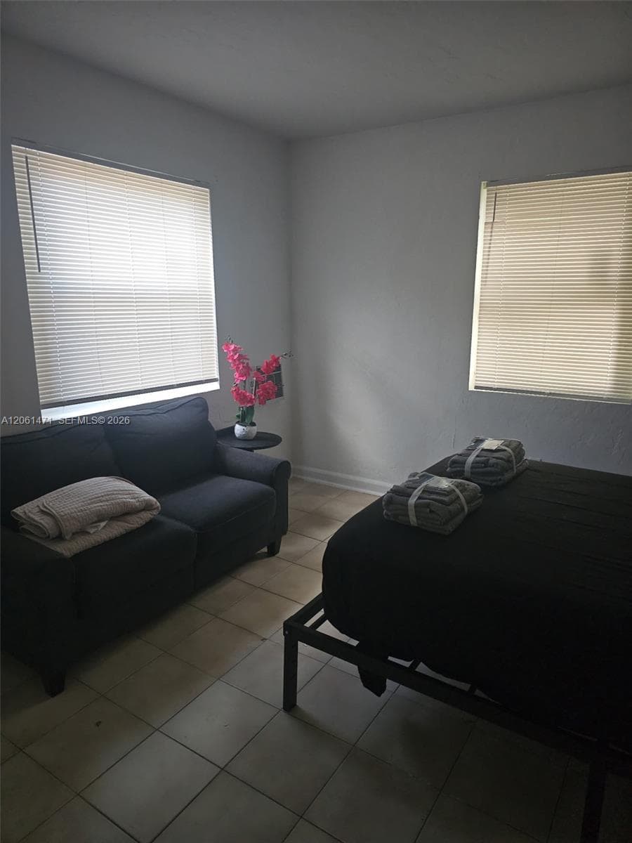 615 NE 4th St # 1, Hallandale Beach, FL 33009 photo 4