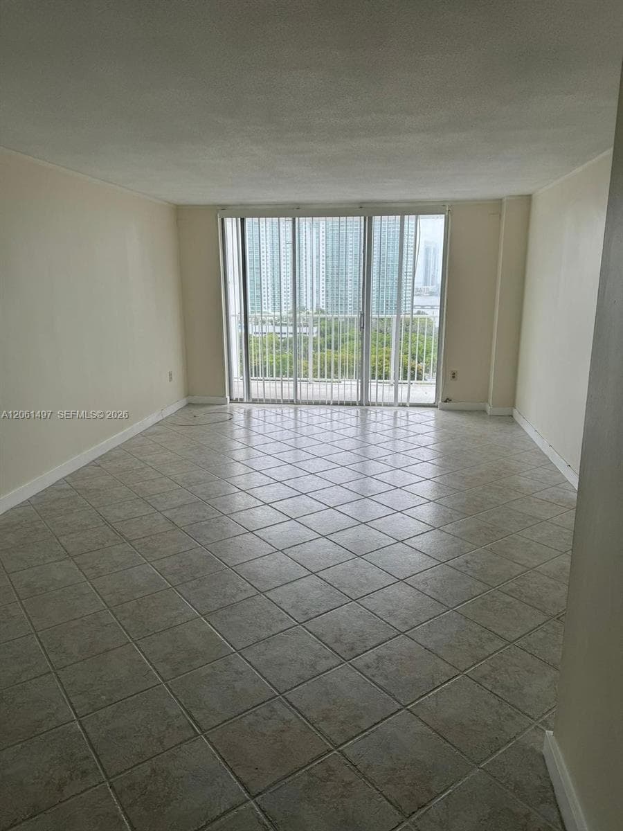 2851 NE 183rd St # 1609E, Aventura FL 33160 photo 2