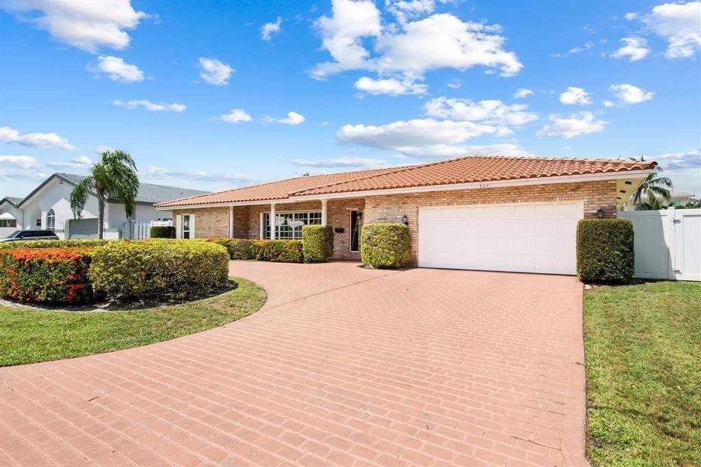 4041 NE 27TH Terrace, Lighthouse Point FL 33064 photo 2