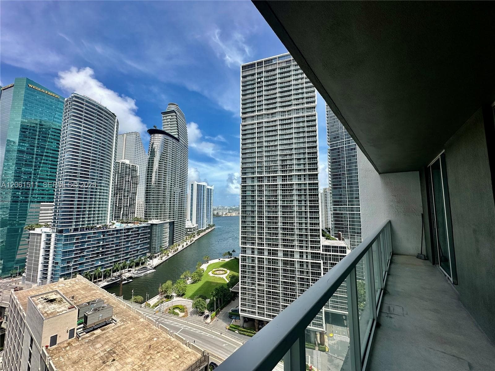 500 Brickell Ave # 2407, Miami FL 33131 photo 2